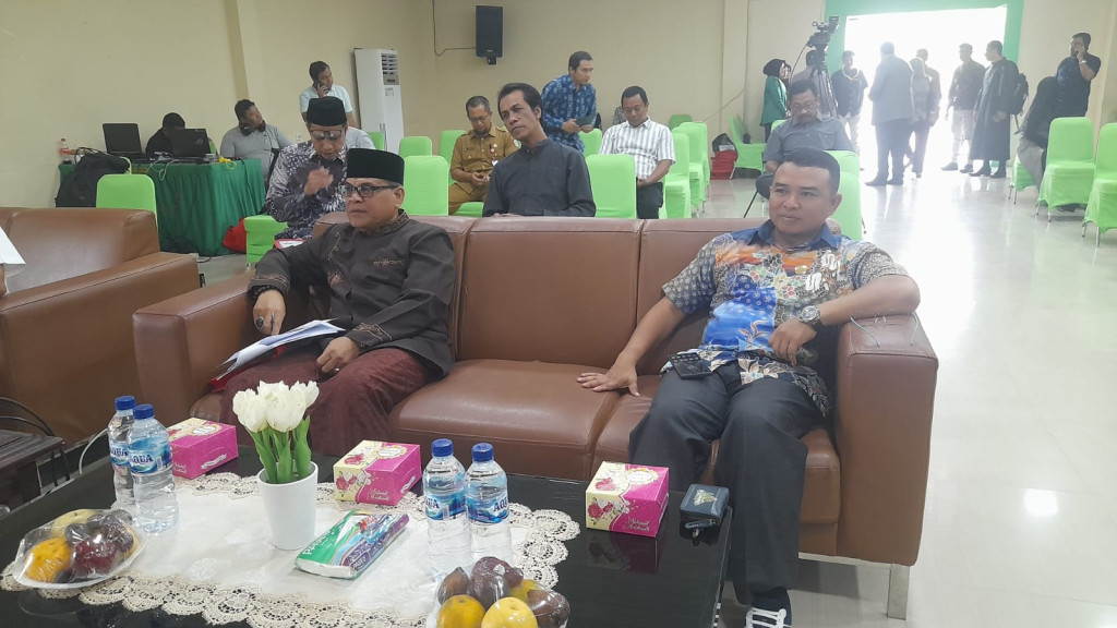 Dicky Saputra Wakil Ketua Komisi C menghadiri Acara Seminar Penguatan Fungsi Wali Nanggroe dan Masa Depan Perdamaian Aceh